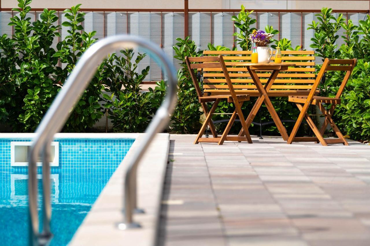 Central Dalmatian Pool&Grill House Gustirna Екстериор снимка